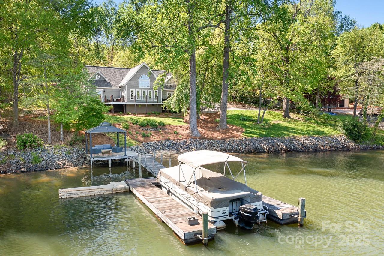 234 Winding Shore Rd., Troutman, NC 28166