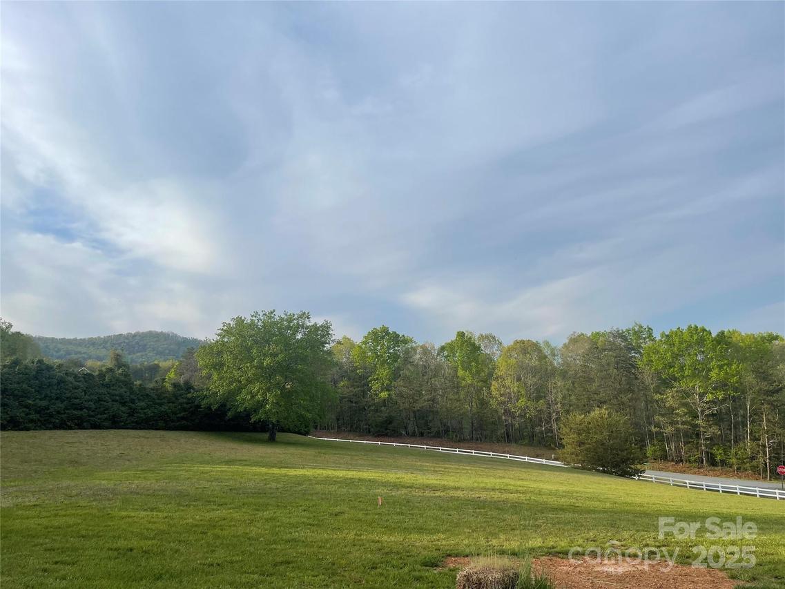 6161 Willowbottom Rd., Hickory, NC 28602