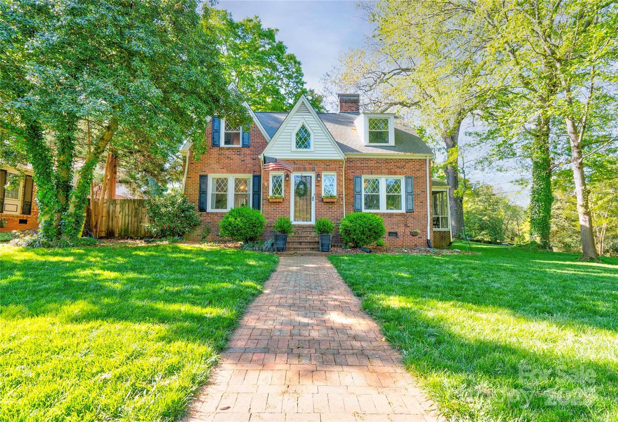 902 Hawthorne Rd., Shelby, NC 28150