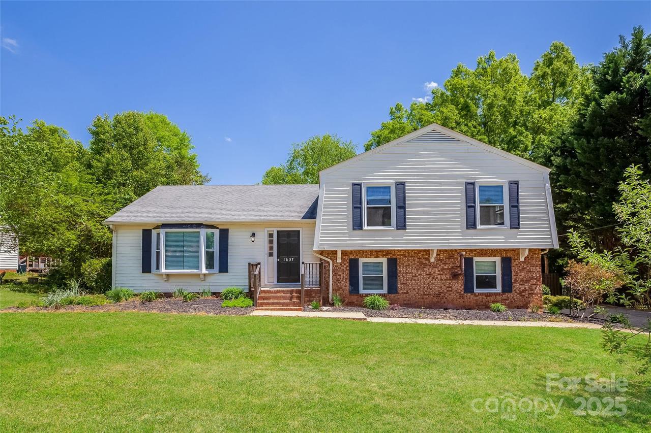 1637 Buckingham Ave., Gastonia, NC 28054
