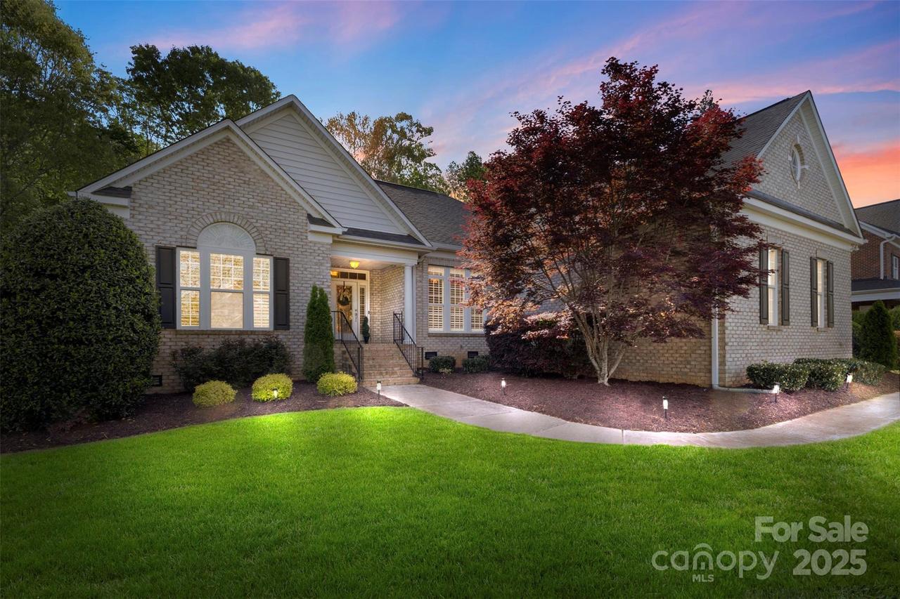 1317 Waynewood Dr., Waxhaw, NC 28173