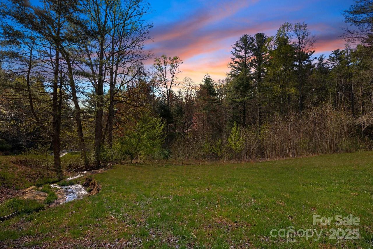 361 Rickel Dr., Hendersonville, NC 28739