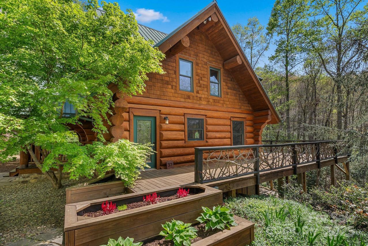 32 Indian Knob Rd., Asheville, NC 28803