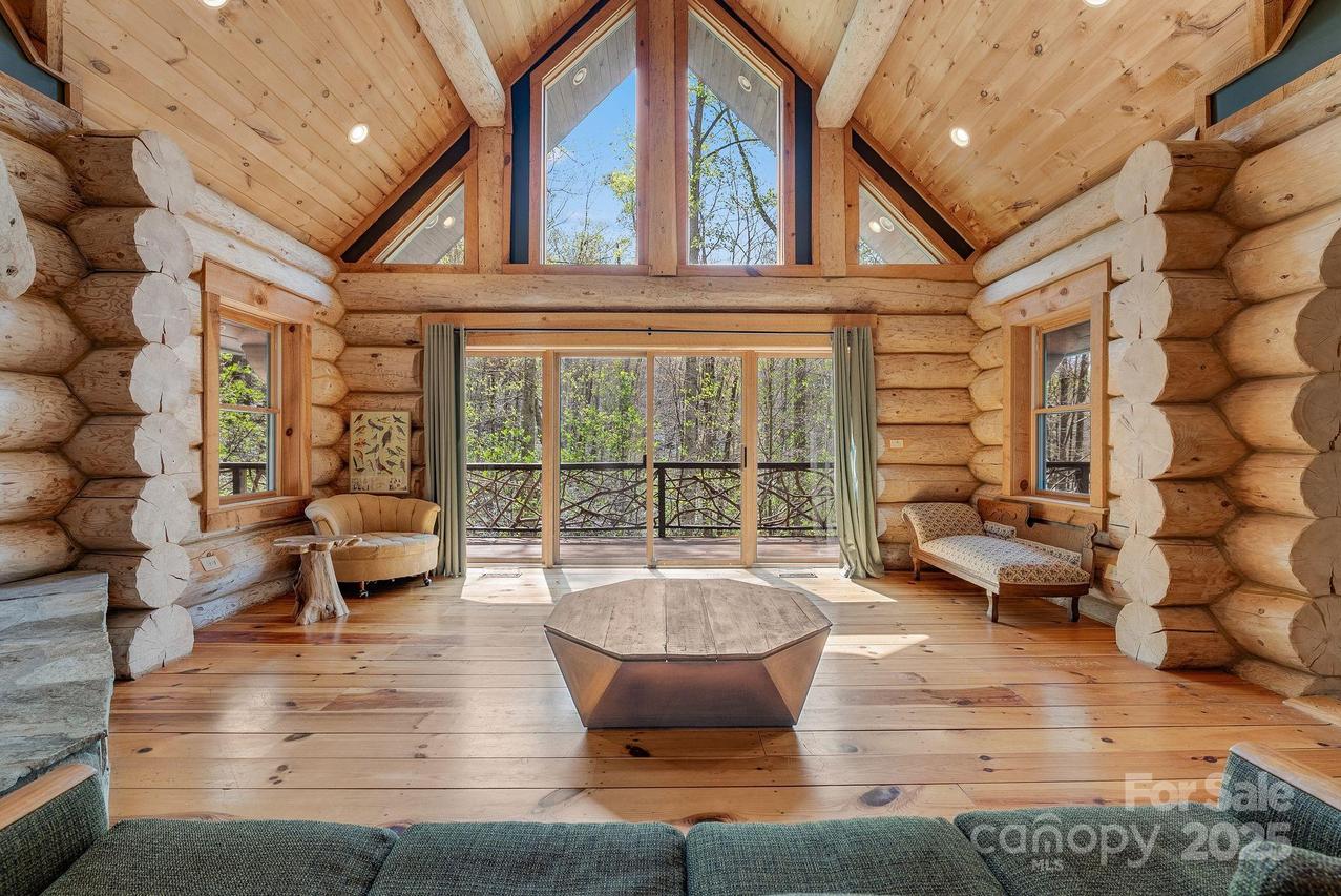 32 Indian Knob Rd., Asheville, NC 28803