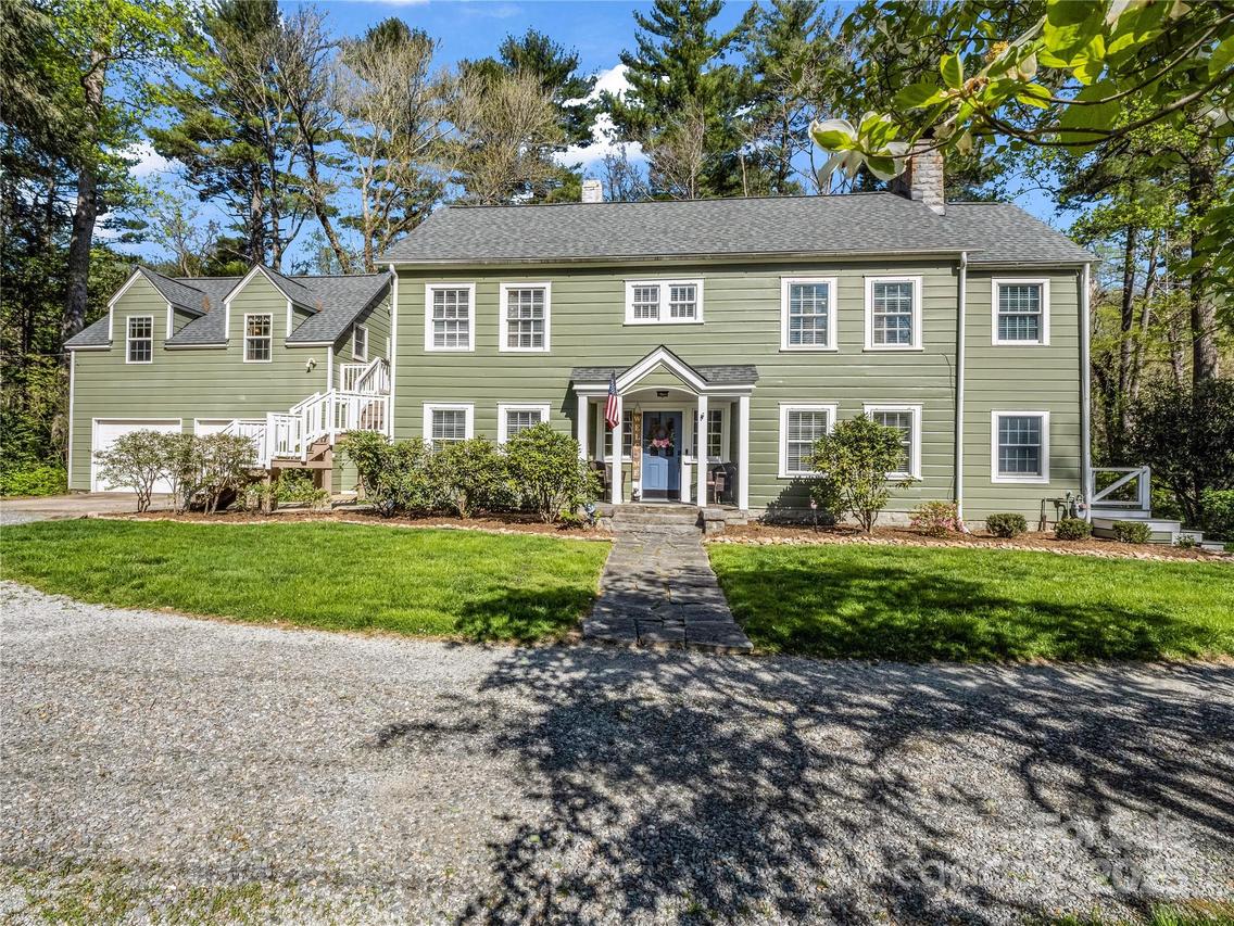 2001 Laurel Park Hwy., Hendersonville, NC 28739