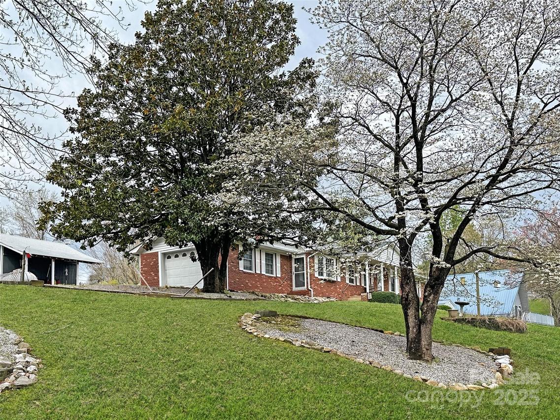 70 Johns Creek Dr., Marion, NC 28752