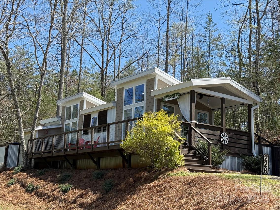 228 Bear Pen Cove, Franklin, NC 28734