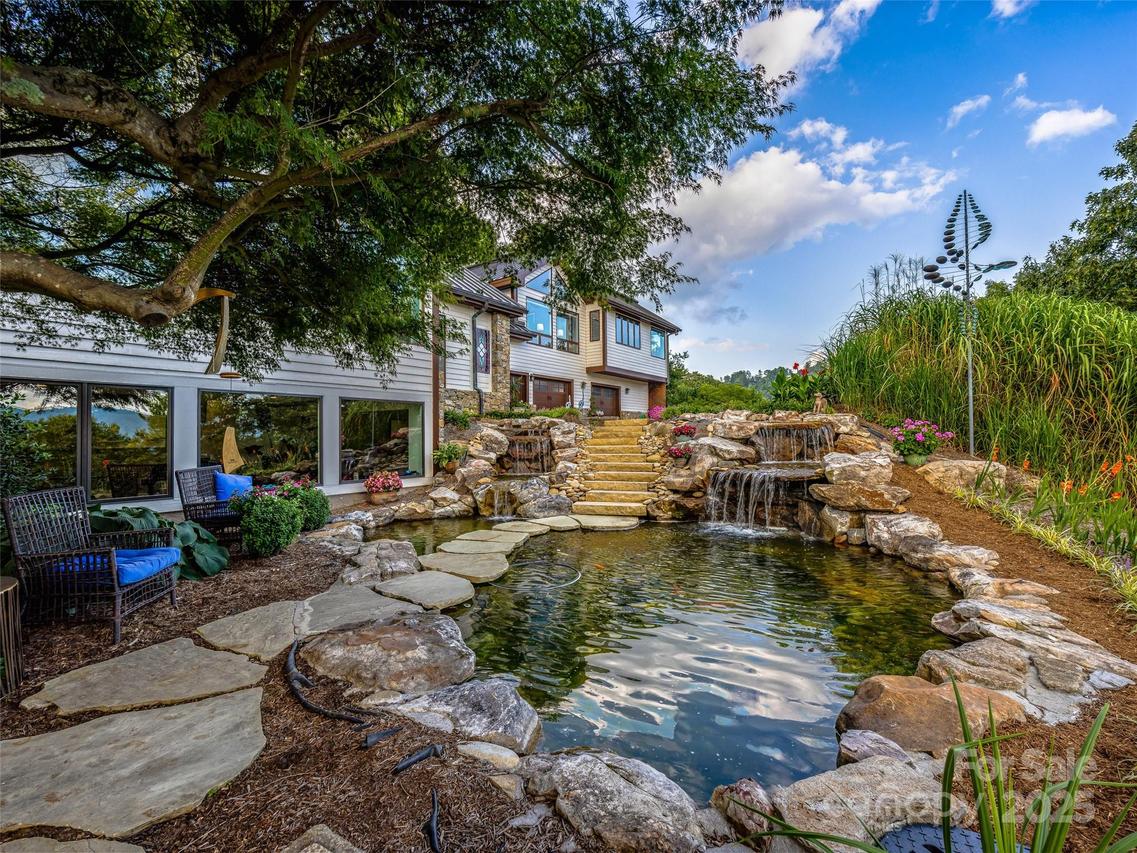 10 Beaverbrook Ct., Asheville, NC 28804