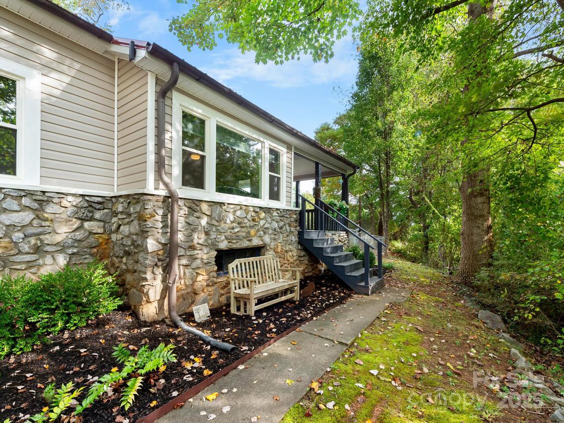 753 Sand Hill Rd., Asheville, NC 28806
