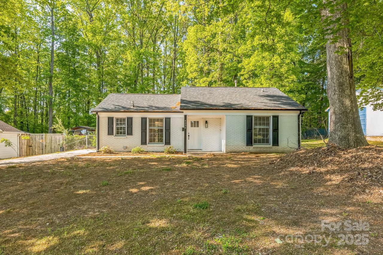 4336 Valeview Ln., Charlotte, NC 28269
