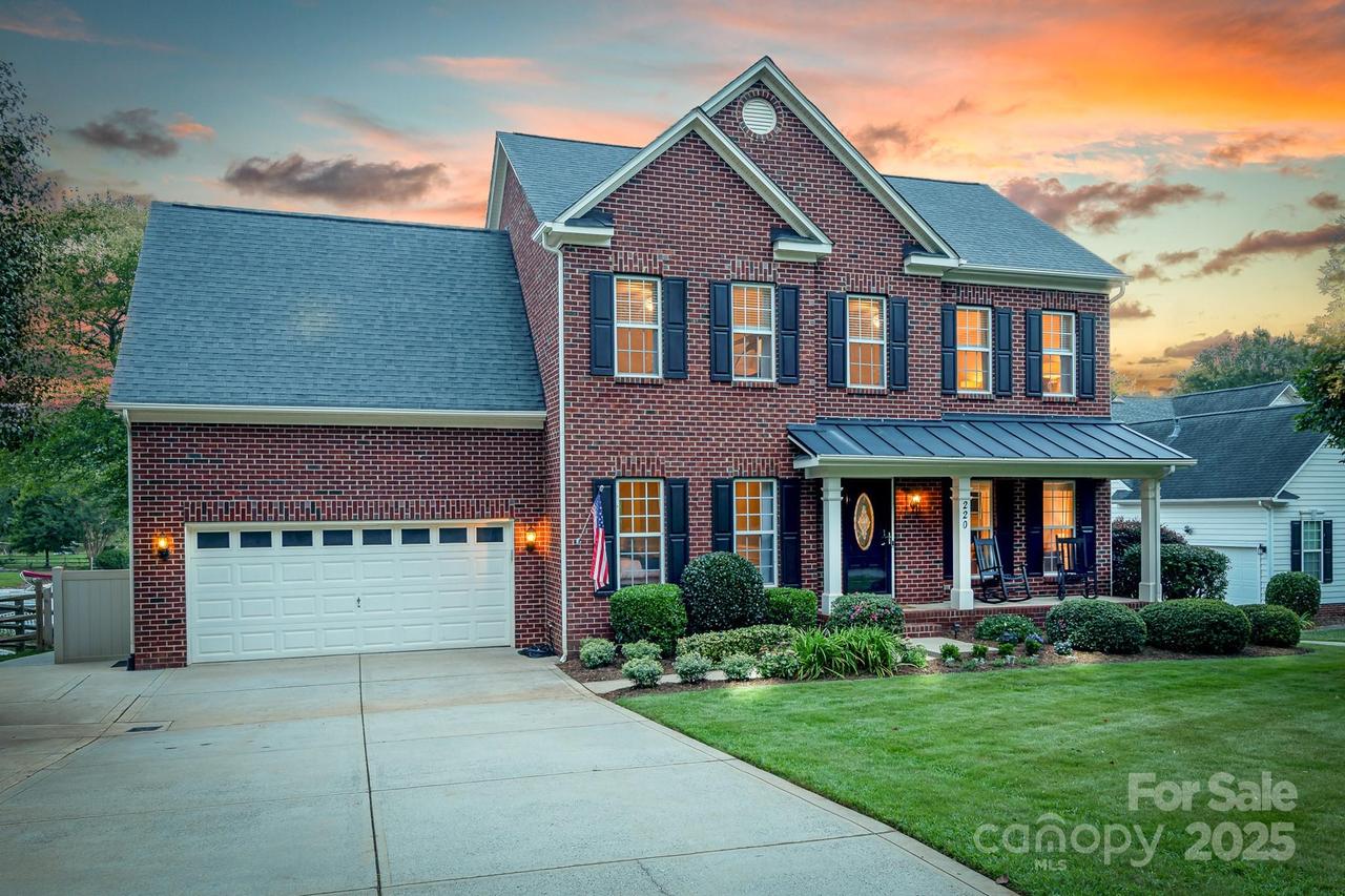 220 Chandeleur Dr., Mooresville, NC 28117