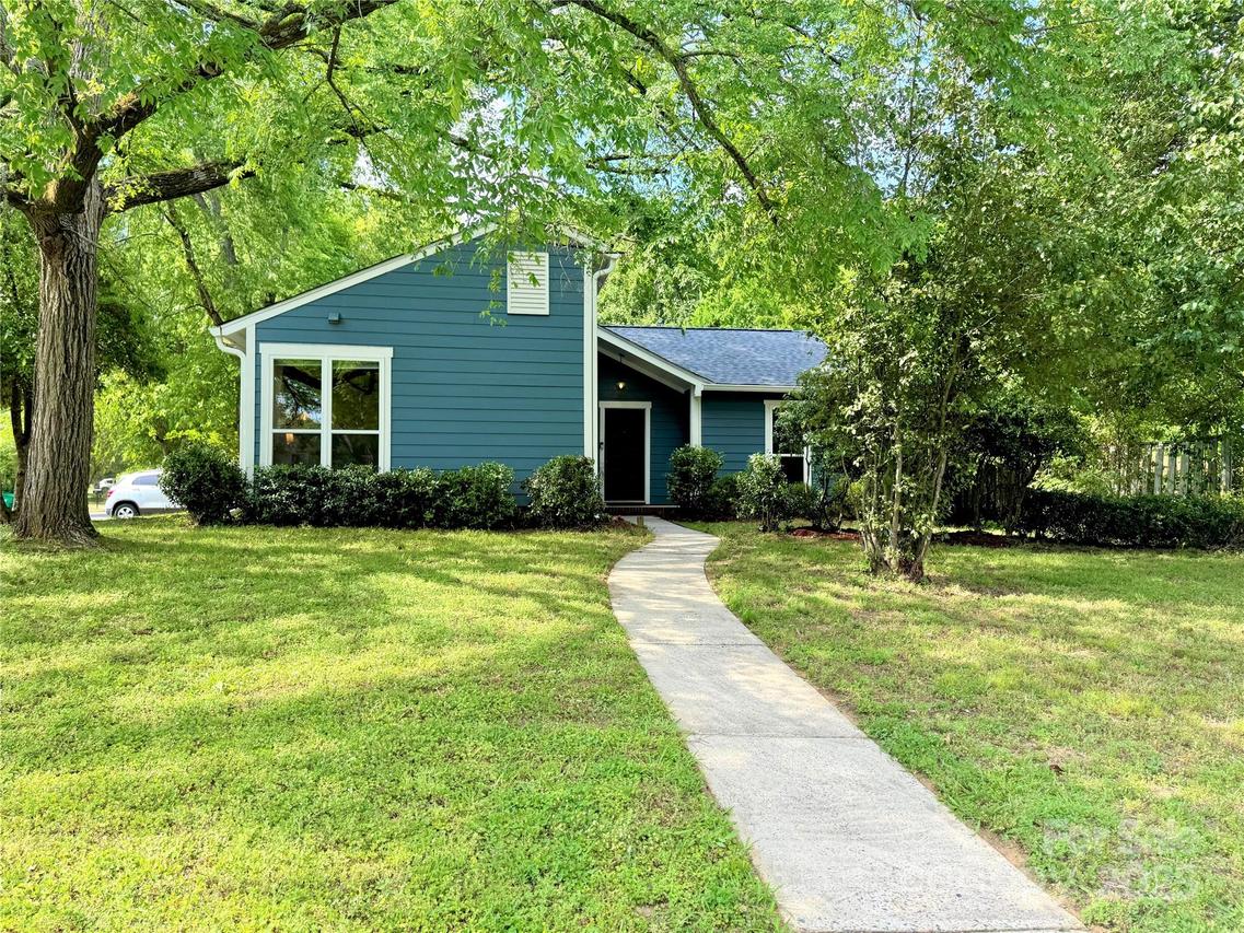 11824 Larkridge Ct., Charlotte, NC 28226