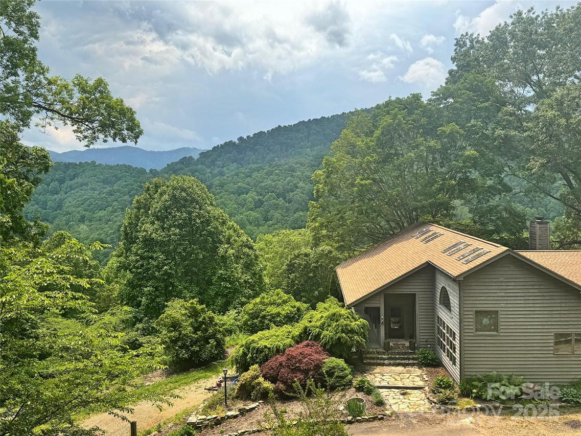 311 Pisgah Mine Rd., Burnsville, NC 28714