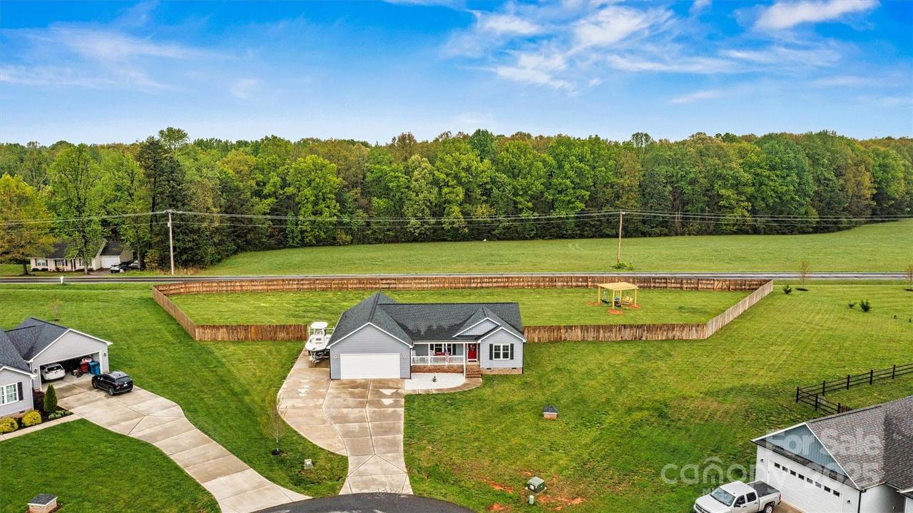 3659 Kimber Ln., Sherrills Ford, NC 28673