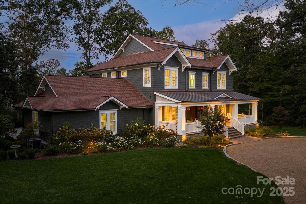 1 Cedar Chine Dr., Asheville, NC 28803