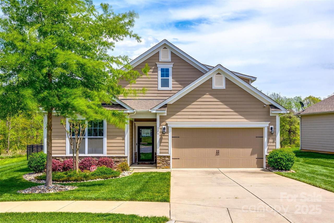 124 Rosebay Dr., Mooresville, NC 28117