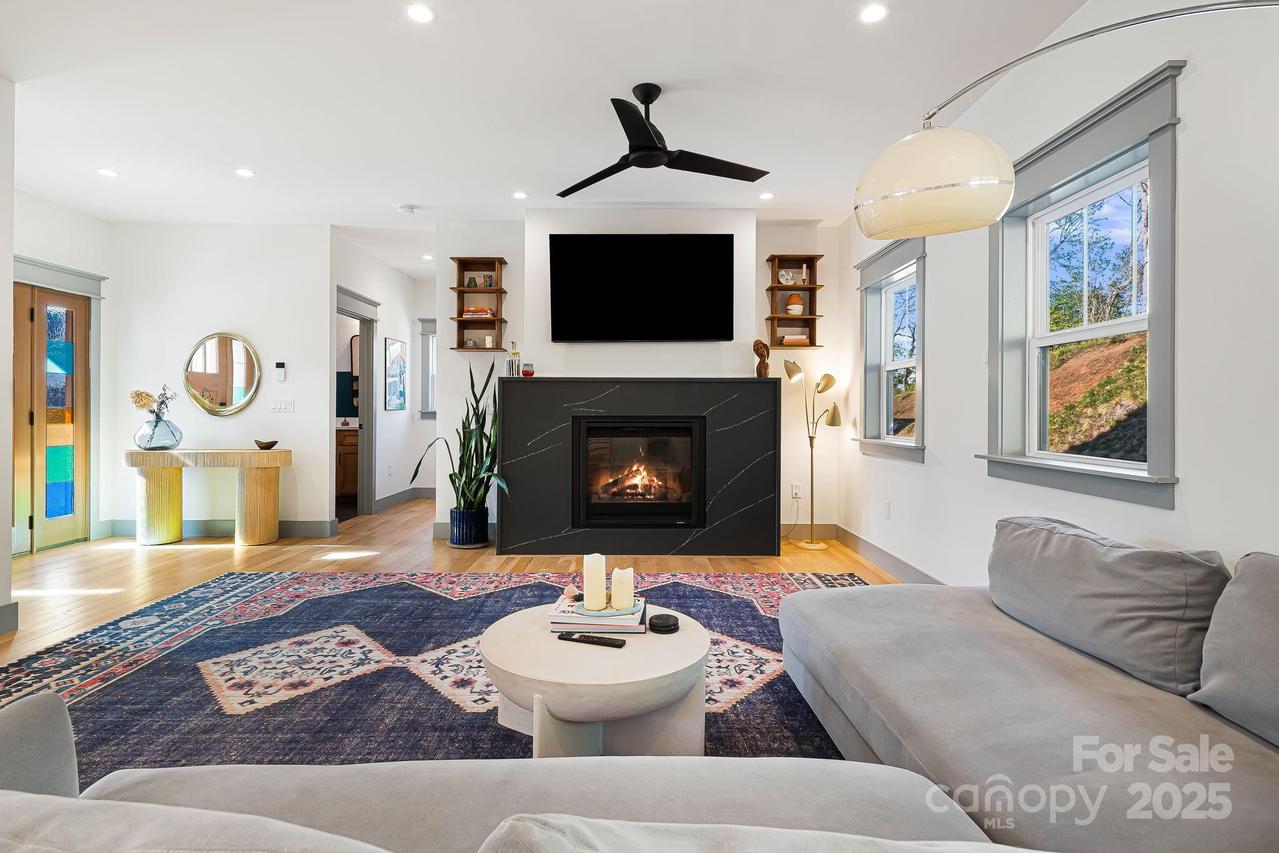 41 Acona Ln., Asheville, NC 28803