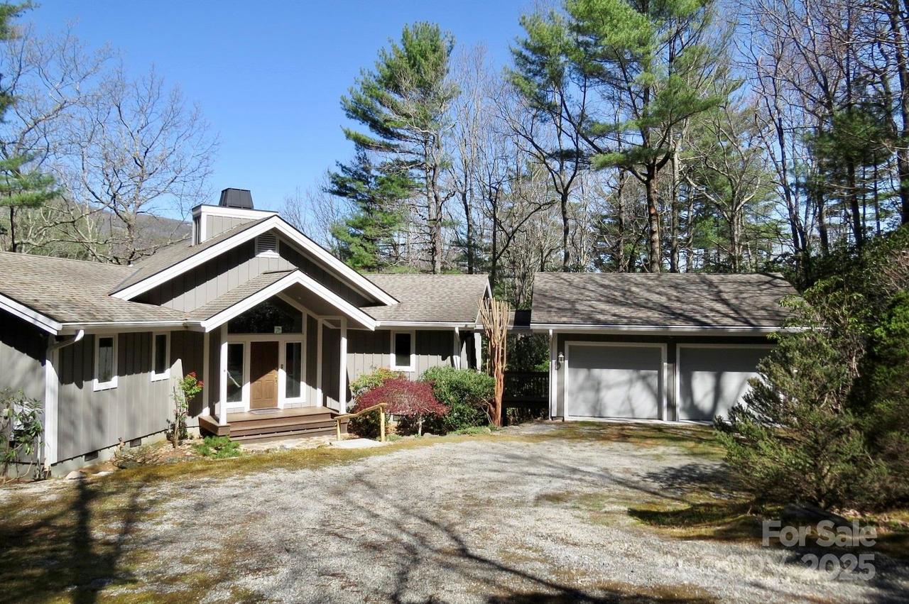 422 Lakeside Dr. #L015, L016, Lake Toxaway, NC 28747