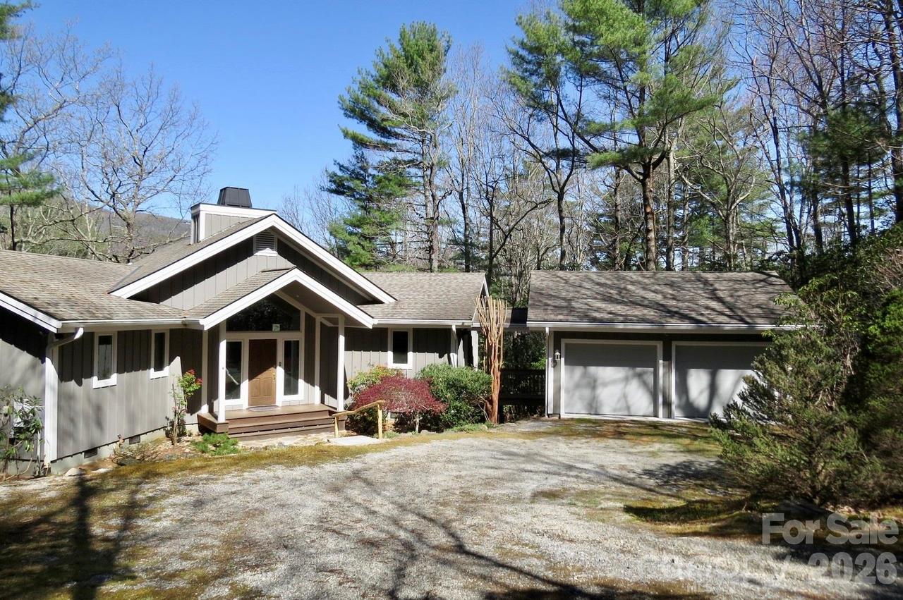 422 Lakeside Dr. #L015, L016, Lake Toxaway, NC 28747