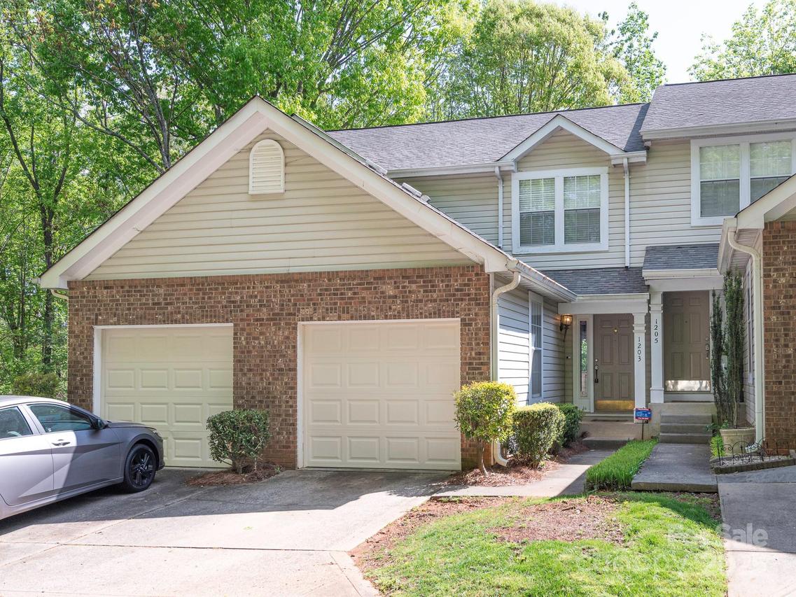 1203 Maple Shade Ln., Charlotte, NC 28270