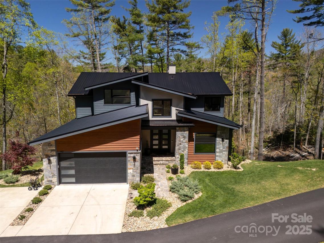 42 Spring Cove Rd., Asheville, NC 28804