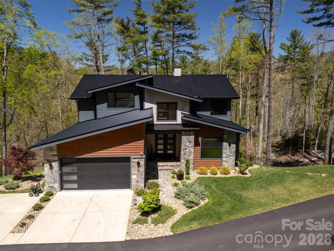 42 Spring Cove Rd., Asheville, NC 28804