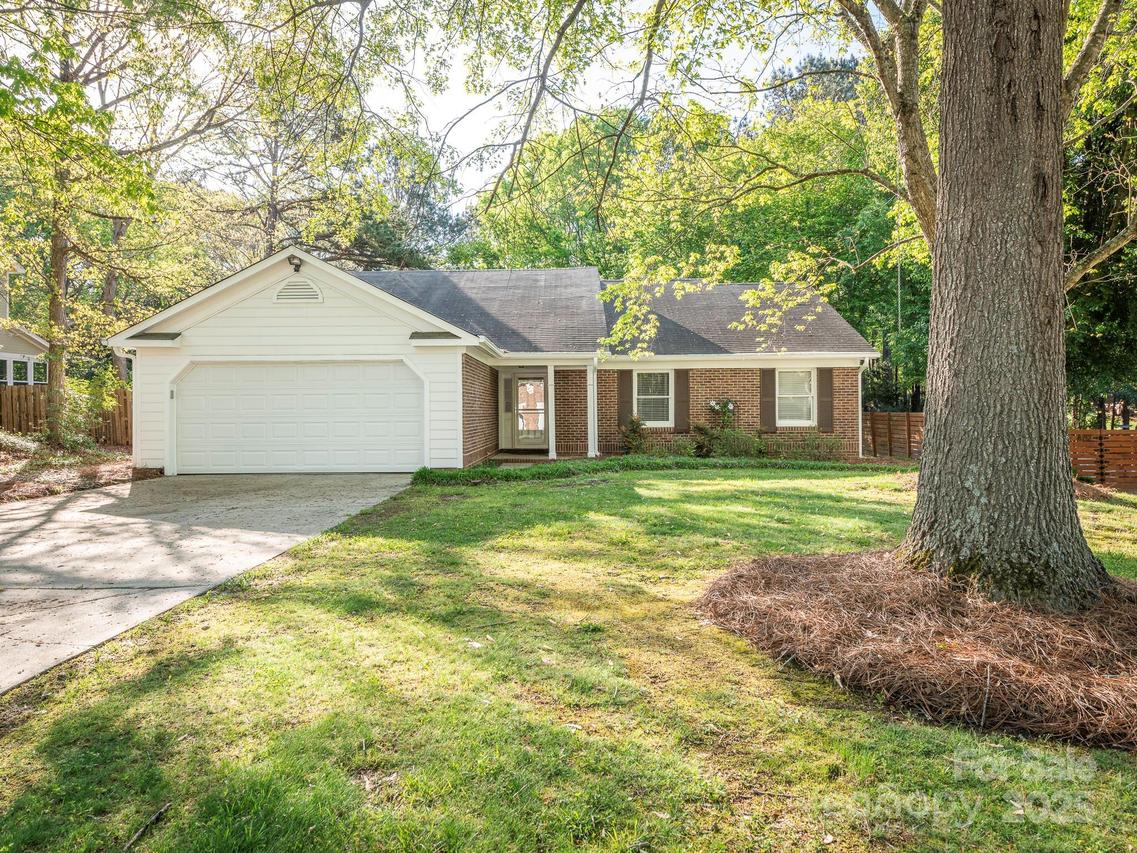 8718 Rittenhouse Cir., Charlotte, NC 28270