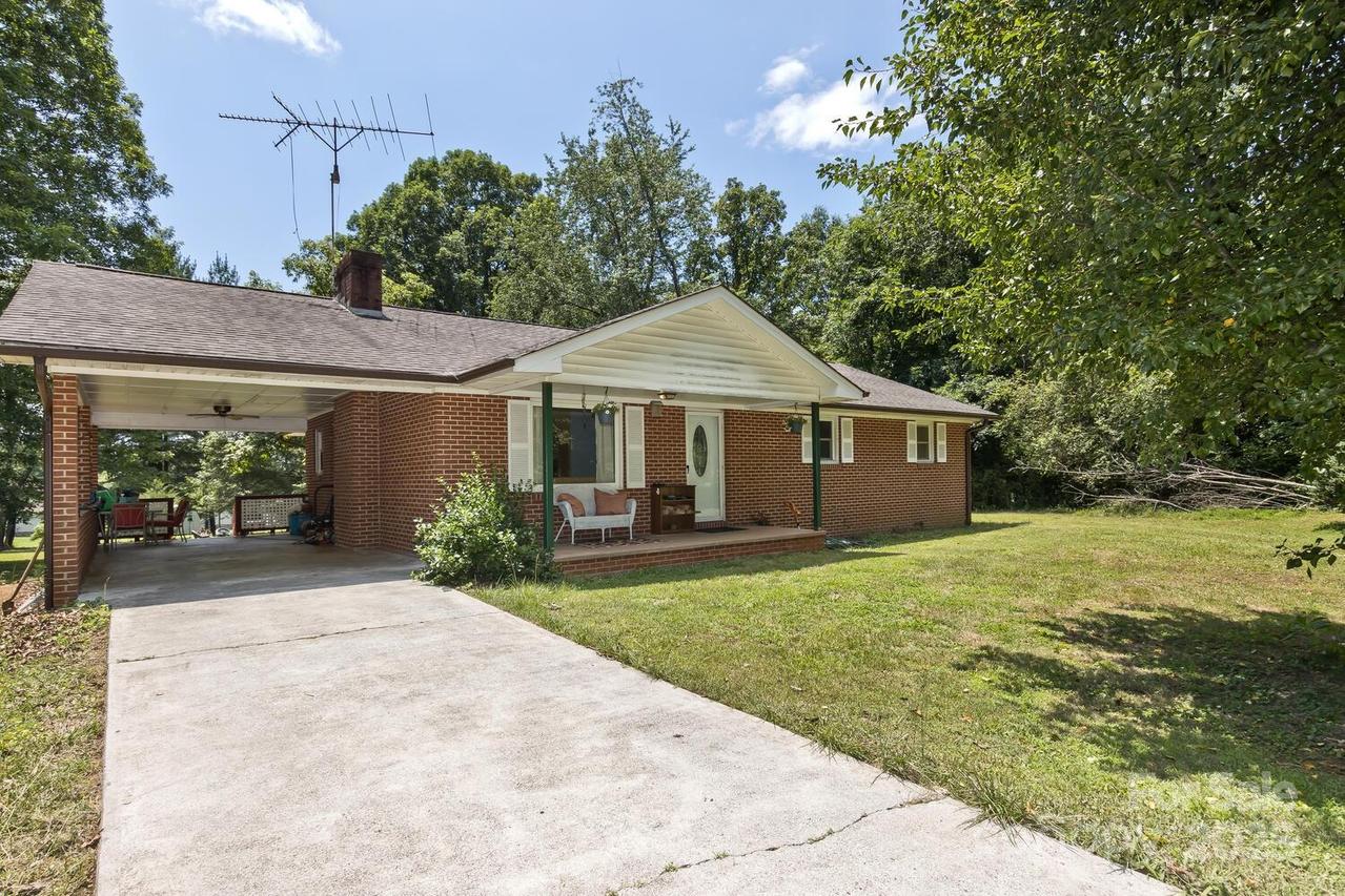 117 White Pine Ln., Morganton, NC 28655