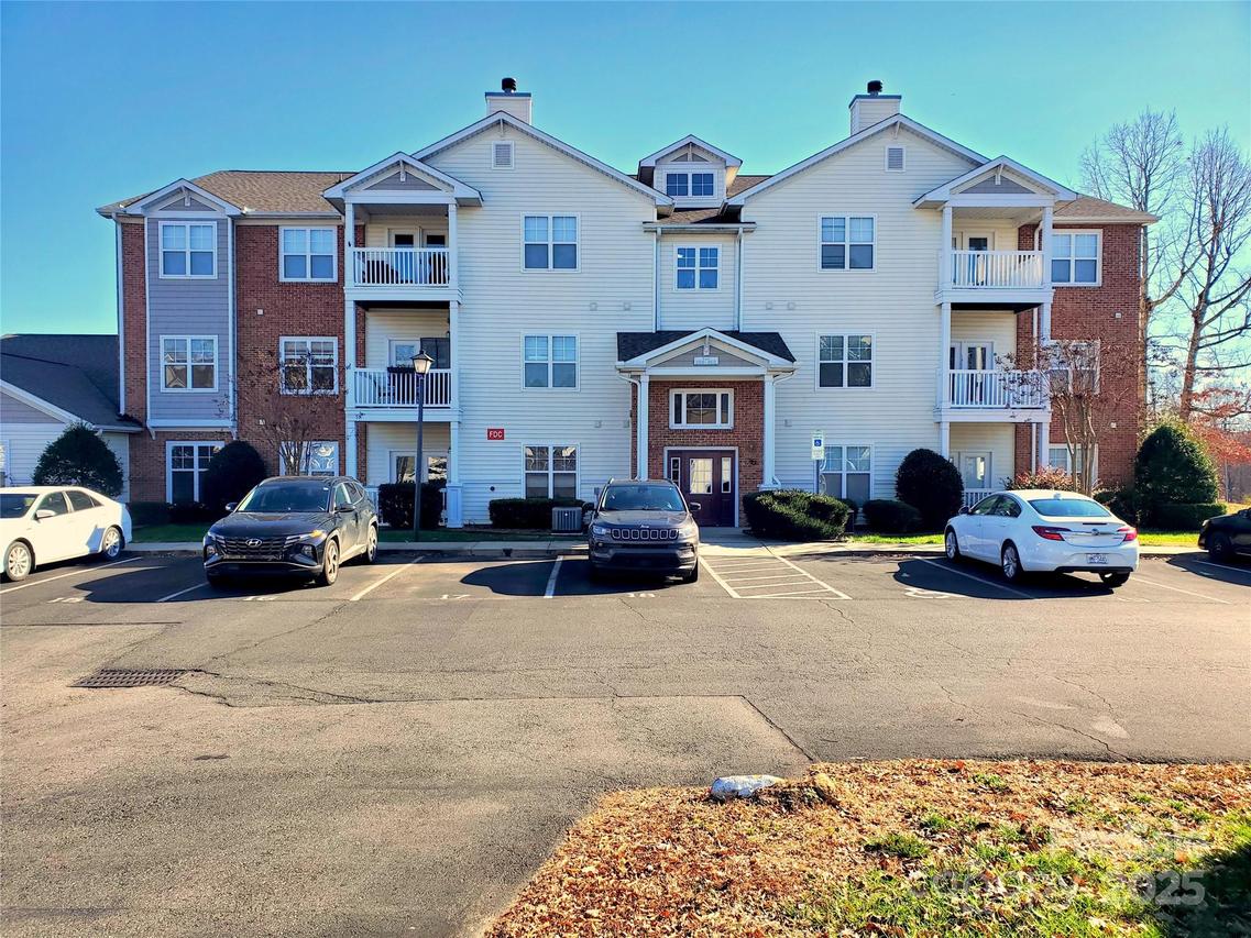 10526 Hill Point Ct., Charlotte, NC 28262