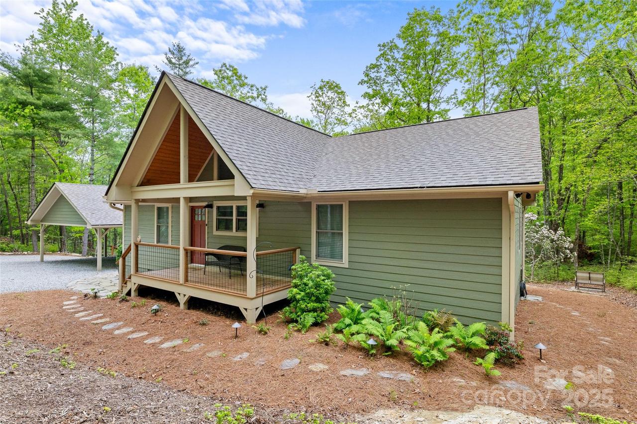 311 Feedrock Rd., Brevard, NC 28712