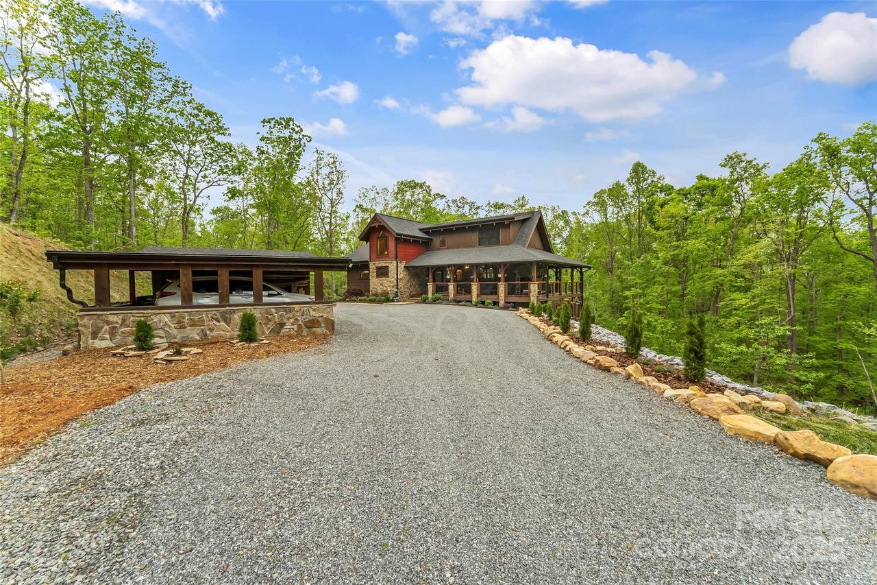 745 Mossy Oak Tr., Nebo, NC 28761