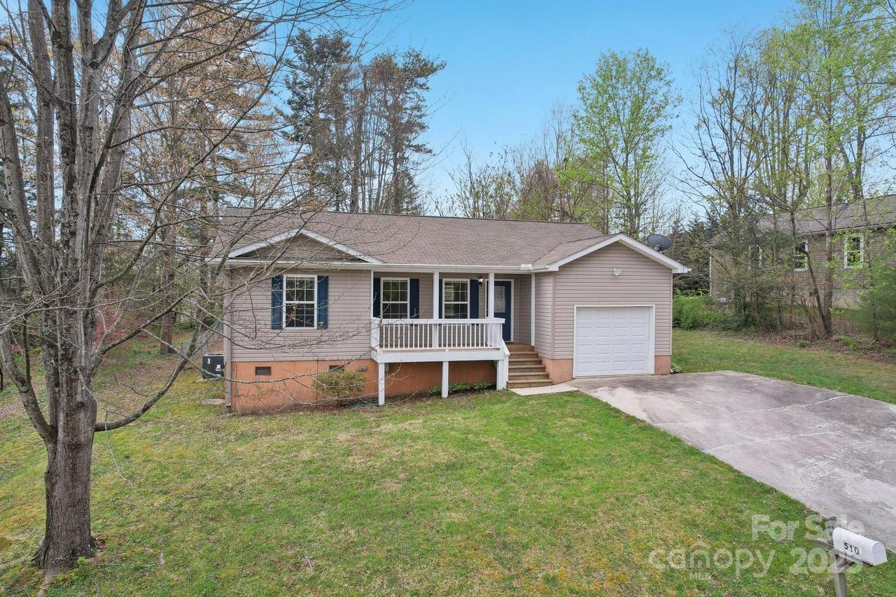 510 Laurel St., Hendersonville, NC 28792