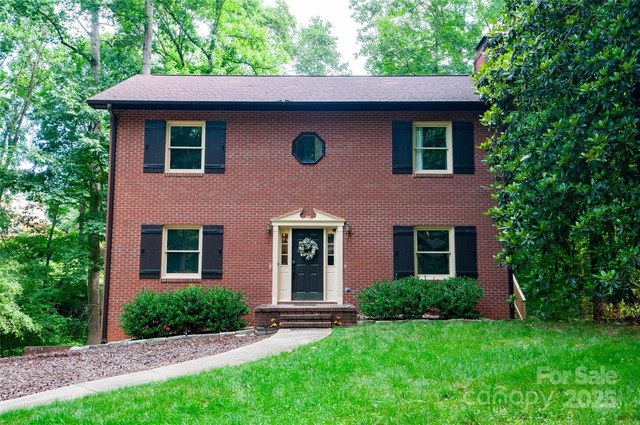 2540 Heritage Cir., Statesville, NC 28625