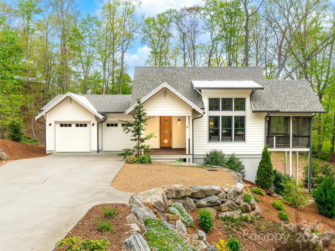 9 La Grange Dr., Asheville, NC 28805