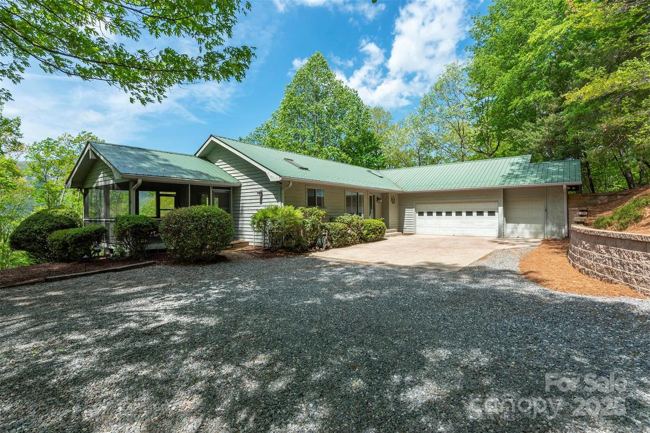 138 Estates Rd., Lake Lure, NC 28746