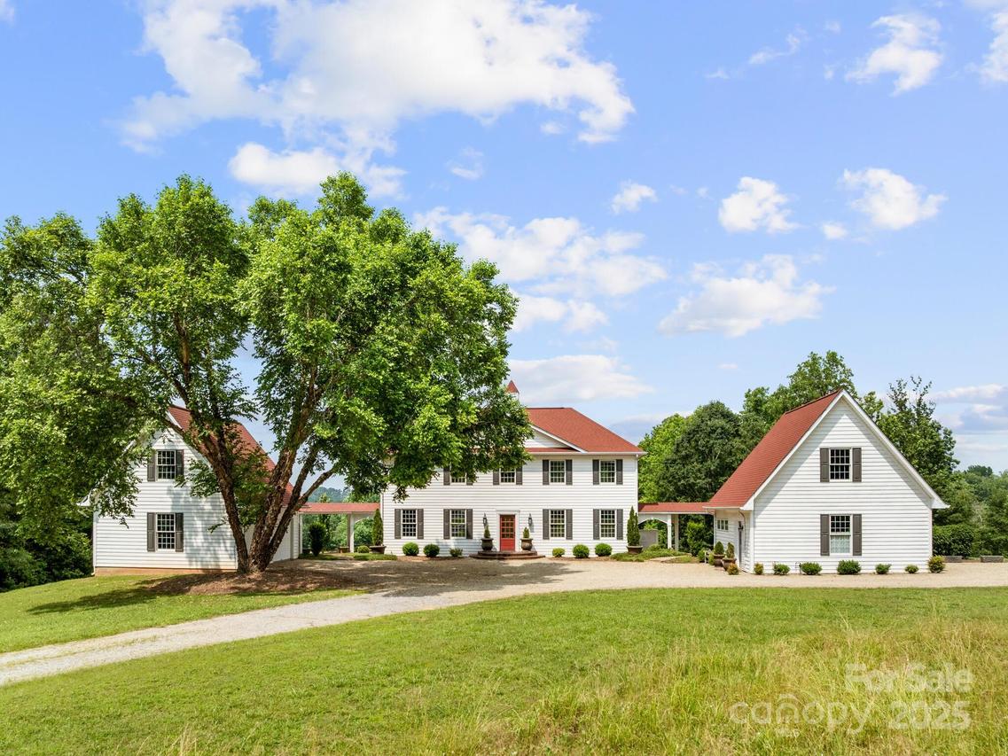 216 Mount Vernon Dr., Tryon, NC 28782