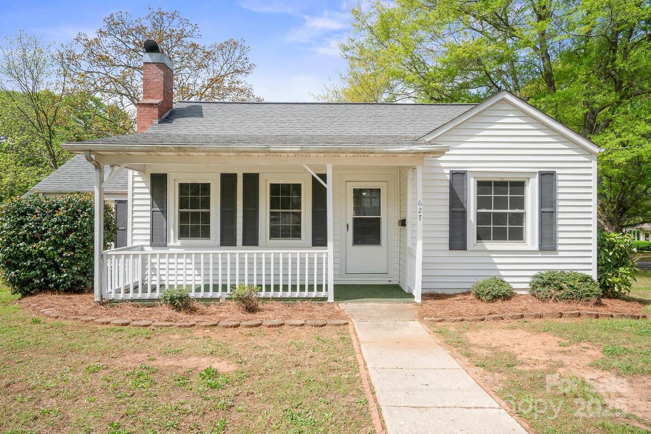 627 N Flint St., Lincolnton, NC 28092