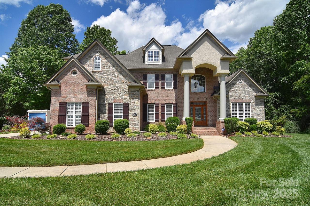 6927 Ellington Farm Ln., Mint Hill, NC 28227
