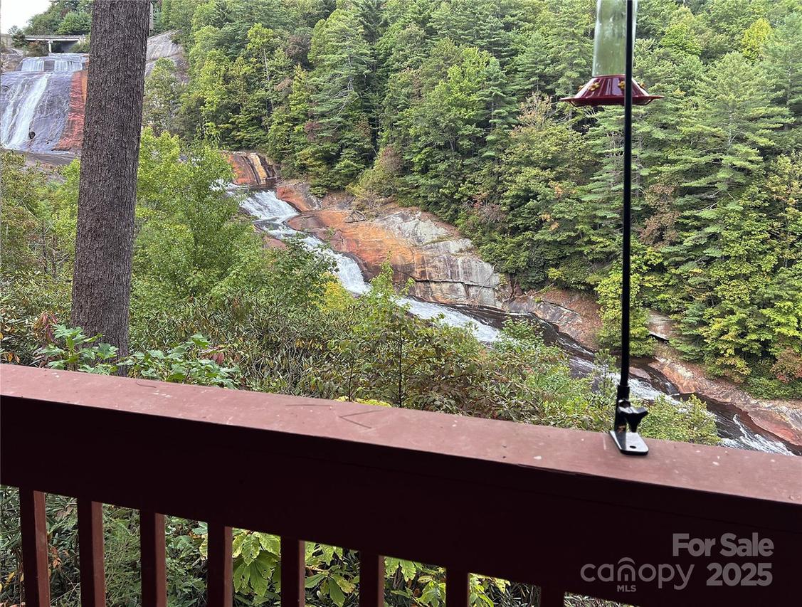221 Toxaway Falls Dr., Lake Toxaway, NC 28747