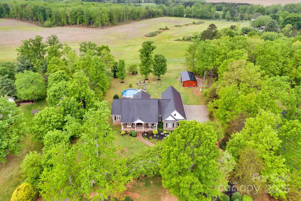 3871 Cool Branch Dr., Maiden, NC 28650