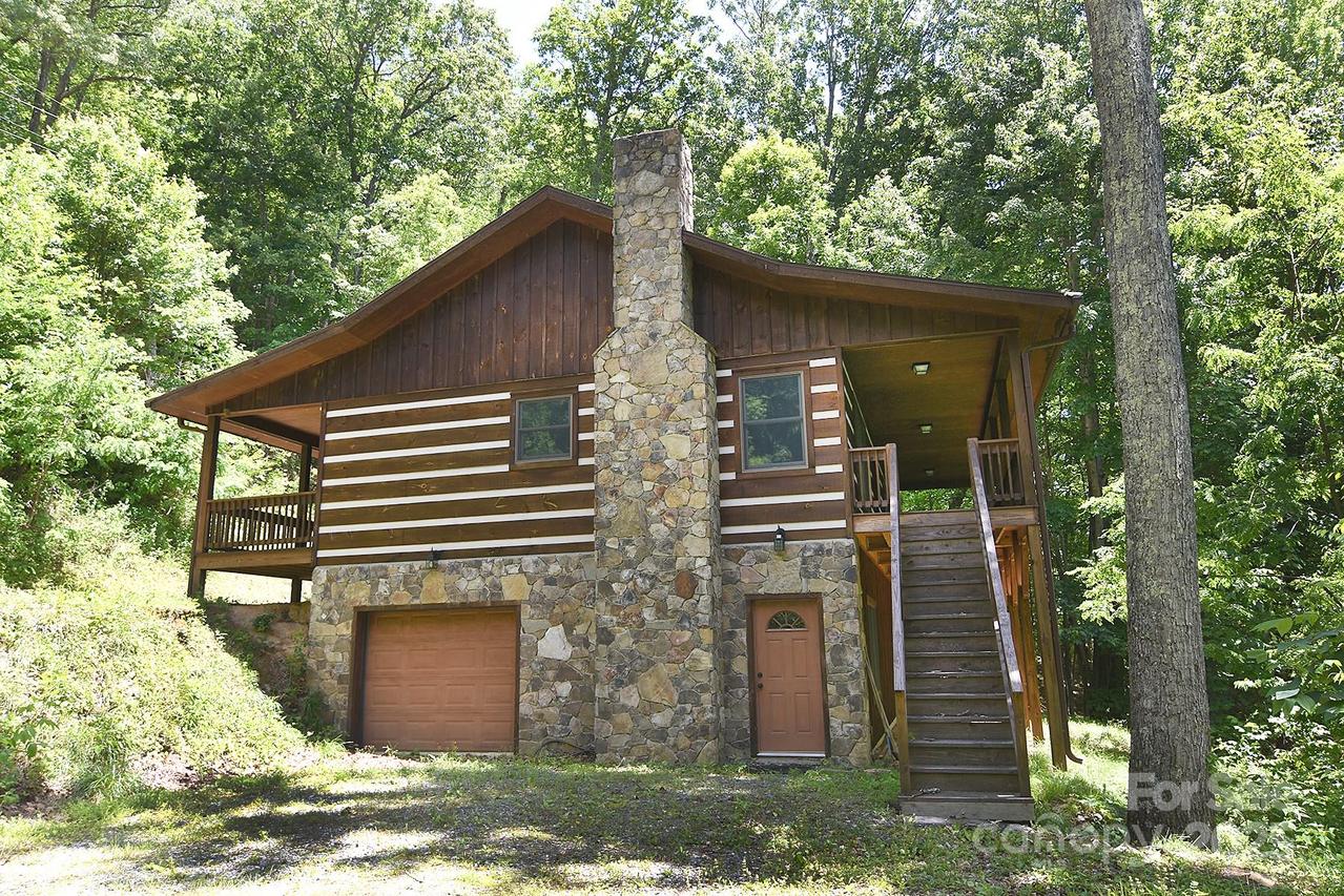 737 Mountainside Dr., Waynesville, NC 28786