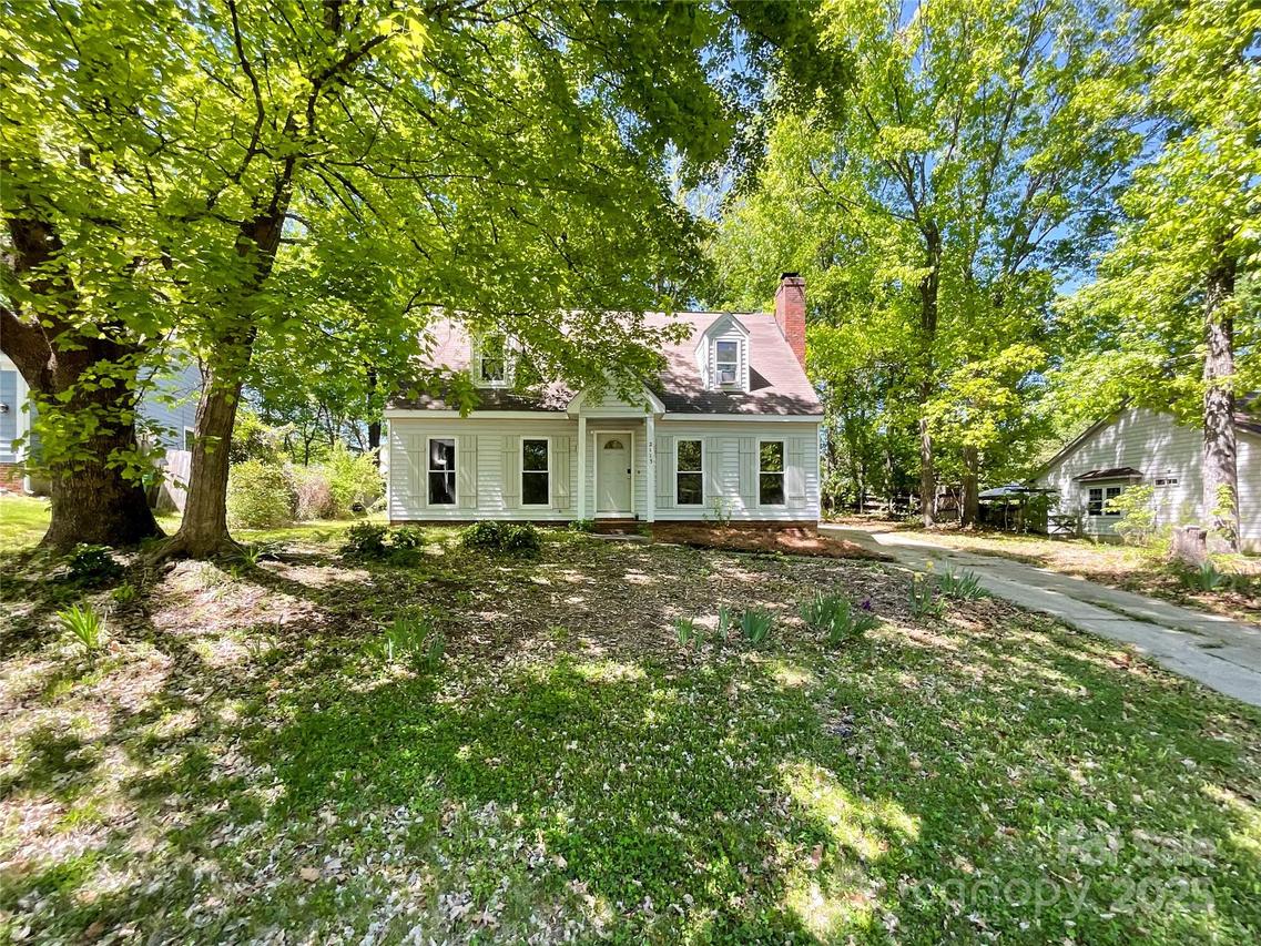 2113 Killarney Pl., Charlotte, NC 28262