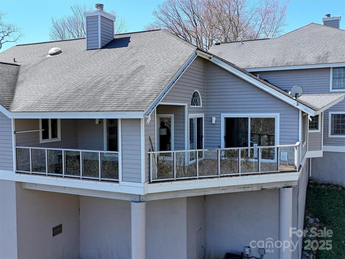 374 Skylark Ln., Waynesville, NC 28786