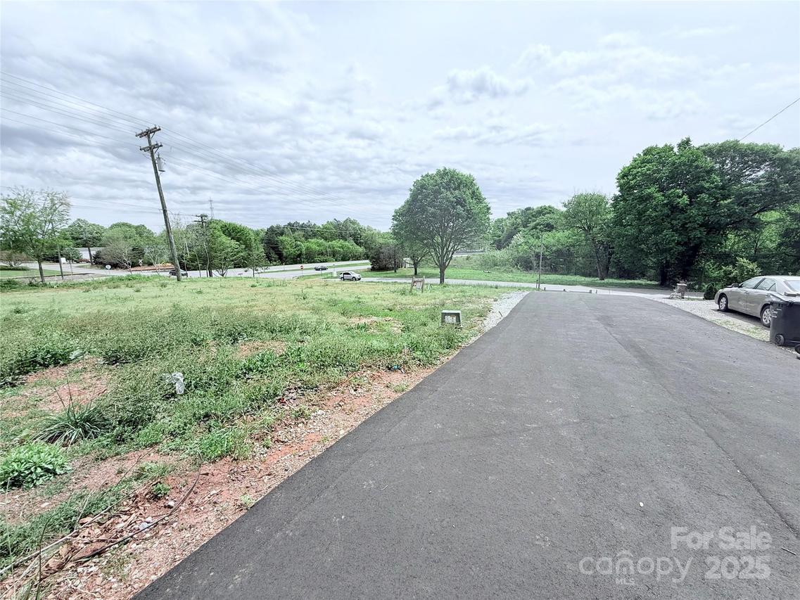 304 Elizabeth Dr., Gastonia, NC 28052