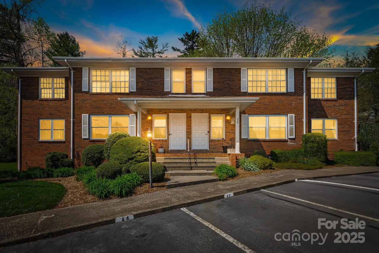 28 Capri Ln. #3A, Hendersonville, NC 28792