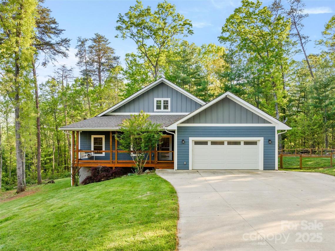 8 Clover Ridge Ln., Leicester, NC 28748