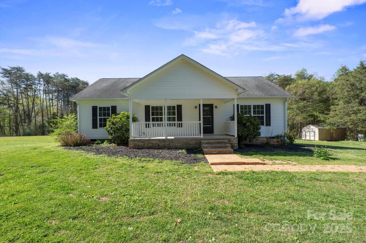 1600 Carson Rd., Pilot Mountain, NC 27041