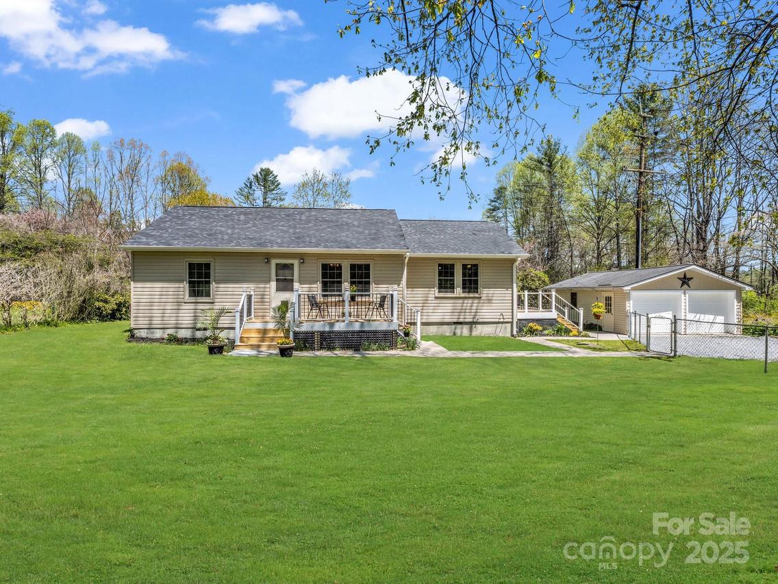 565 Nicholson Creek Rd., Brevard, NC 28712