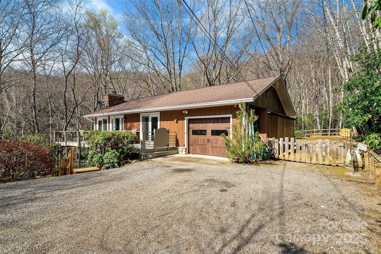 30 Red Oak Forest Rd., Fairview, NC 28730