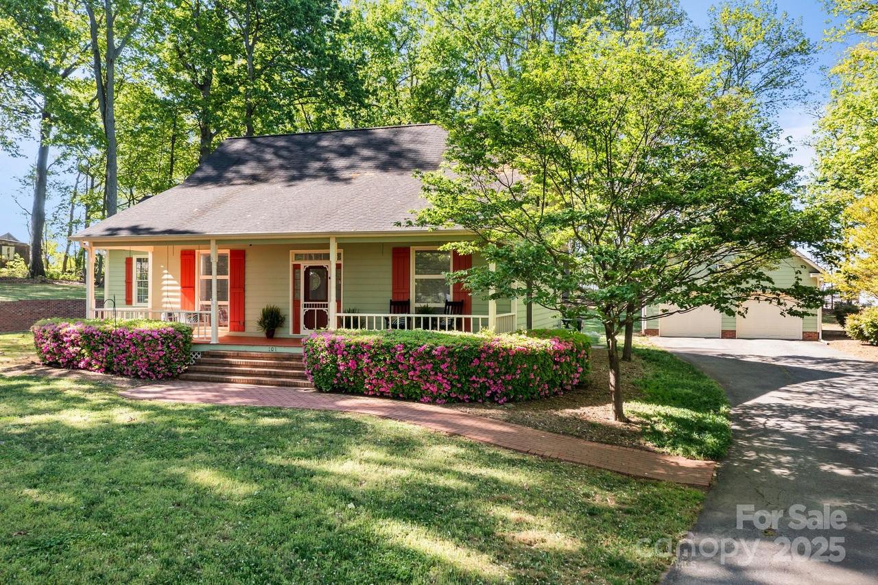 101 Blueberry Hill Dr., Statesville, NC 28625